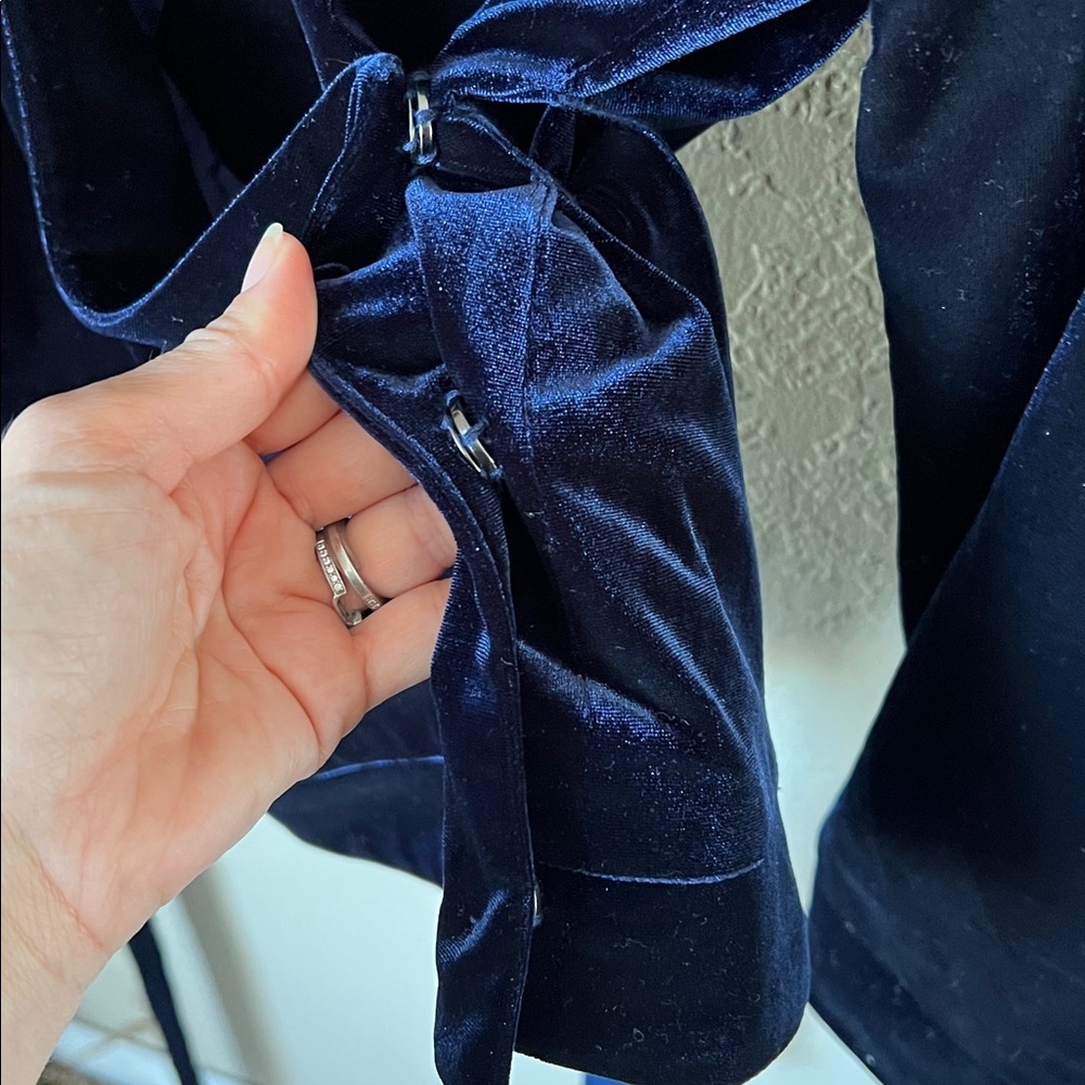 8 by yoox blue velvet belted Surplice  blouse - Picture 6 of 9